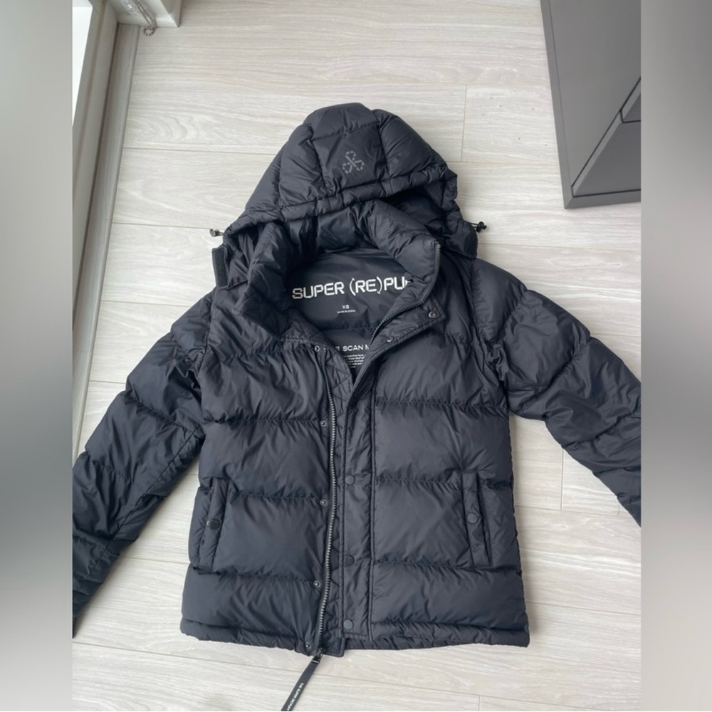 Aritzia Super (Re)Puff Black Jacket - Picture 2 of 8